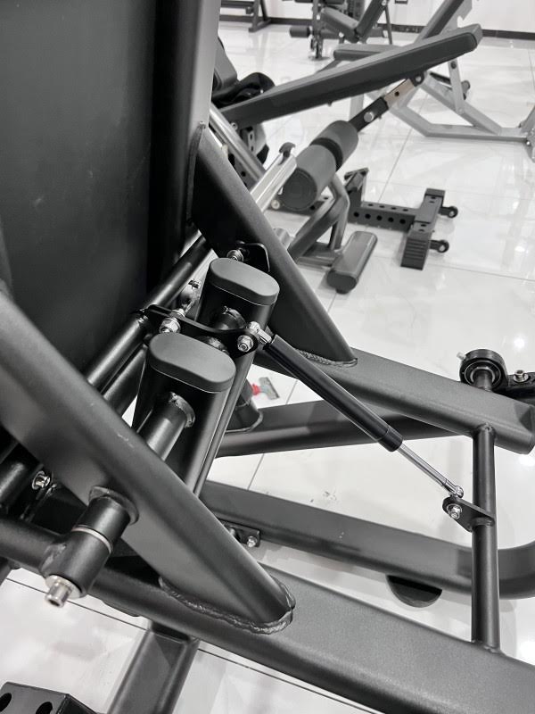 V-squat-3.jpg V-squat-3.jpg