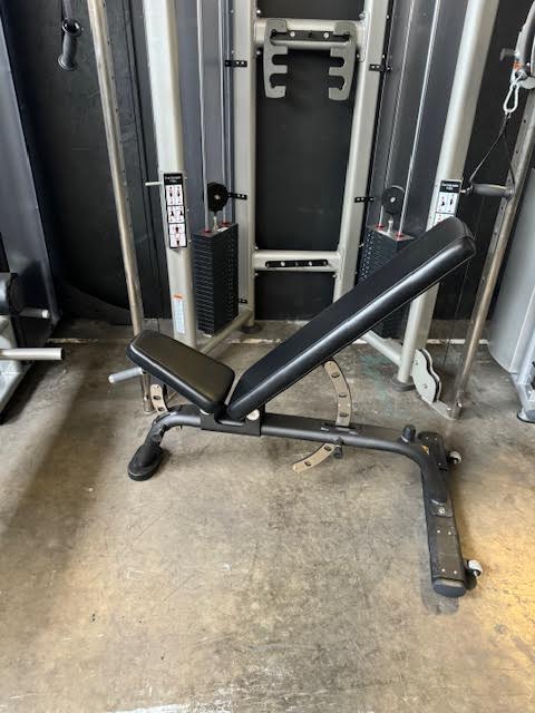 adjustable-bench-2.jpg adjustable-bench-2.jpg